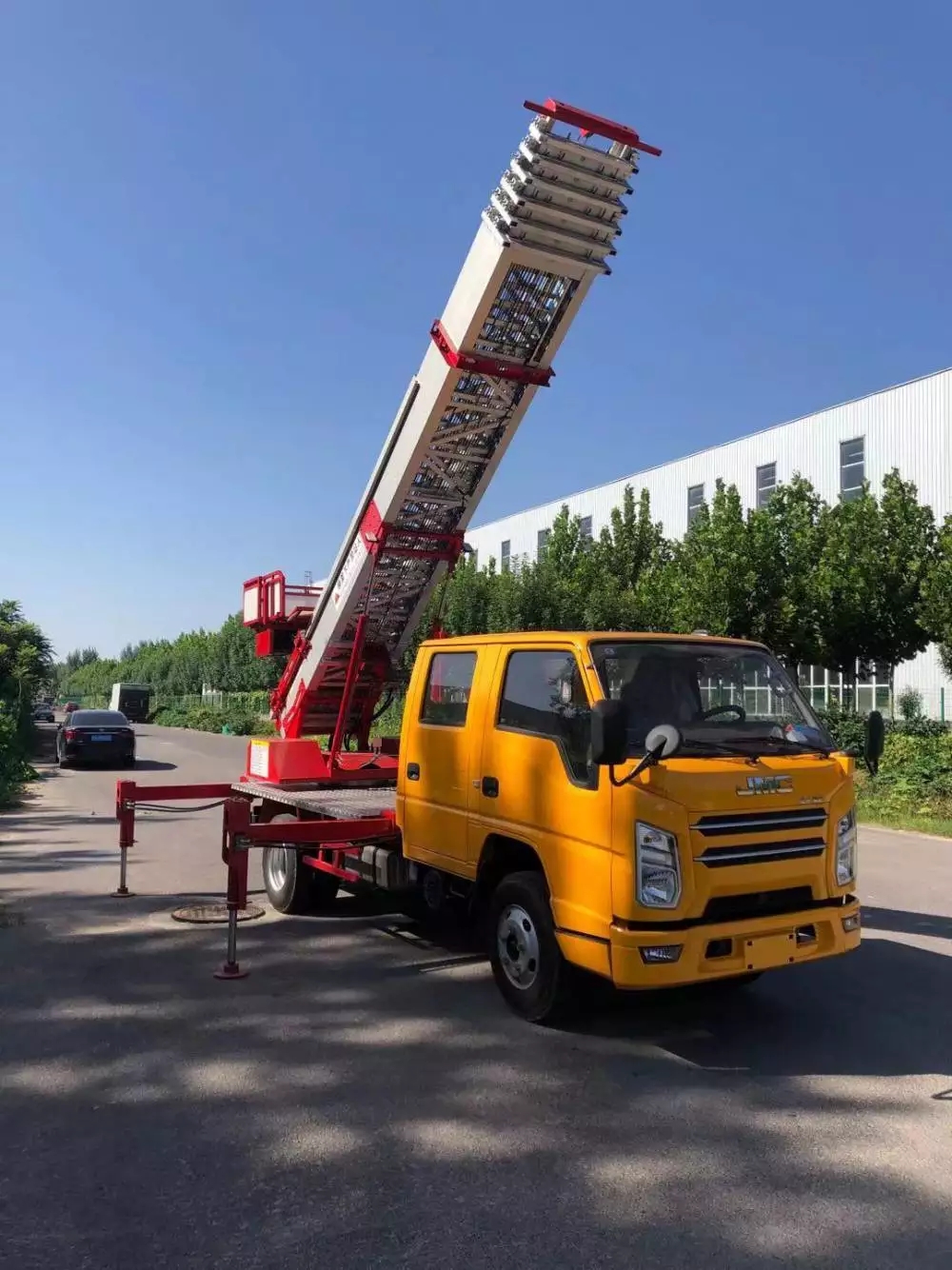 绥阳附近的云梯车出租服务：轻松解决高空作业需求